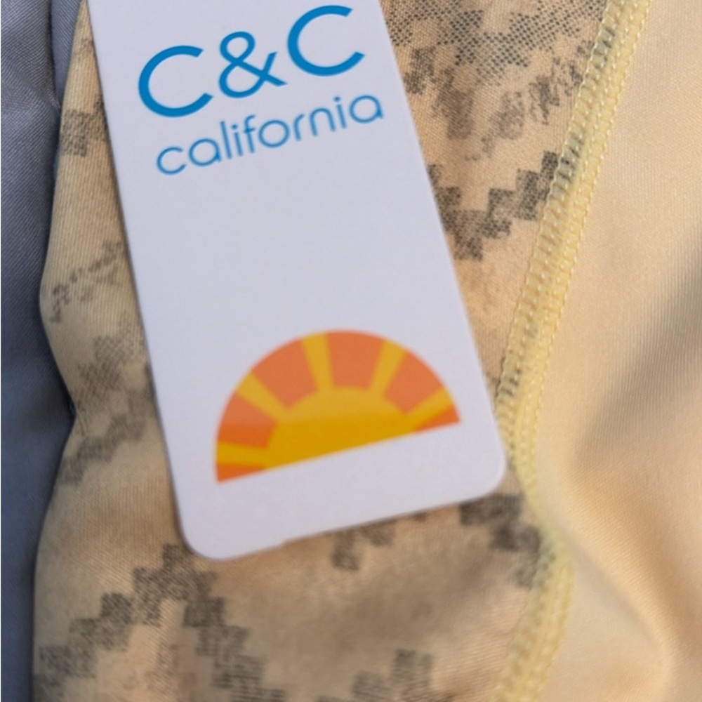 C&C California Yellow Chevron-Trim Capris Women’s small NWT - Picture 8 of 11